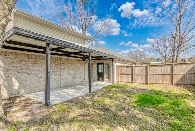 Building Photo - 13570 Miller Ln