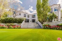 Building Photo - 5192 Parkway Calabasas