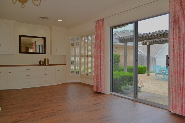 Building Photo - Charming 2 Bed, 2 Bath Home in Waco - Perf...