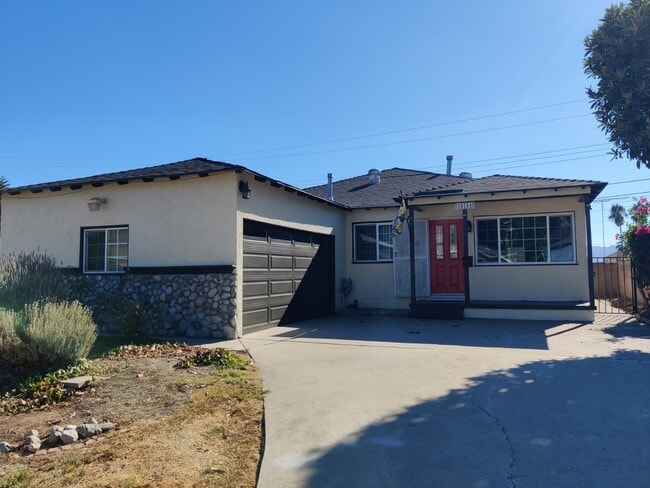 Primary Photo - 16192 Appleblossom St