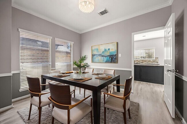 Building Photo - 4707 Leicester Way