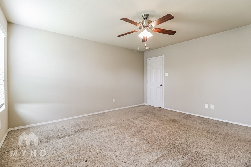 Building Photo - 934 Pinehurst Loop