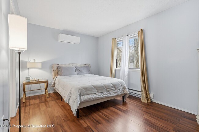 Building Photo - 1379 Winding Way