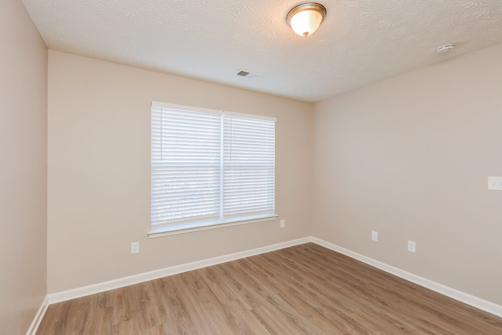 Building Photo - 80 Meadowbrook Ct