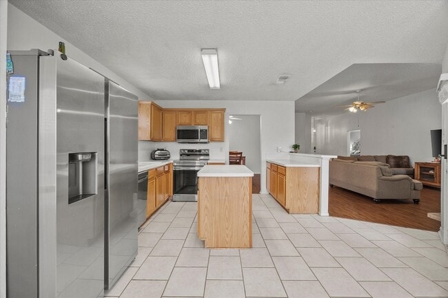 Building Photo - 703 Primrose Ln