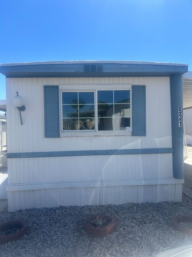 Building Photo - 3601 E Wyoming Ave