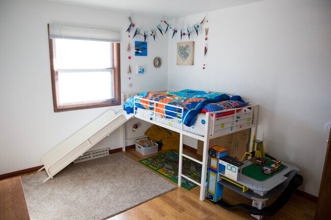 Bedroom #2 - 1319 S Thompson Dr