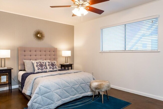 Building Photo - 3914 Avenue D