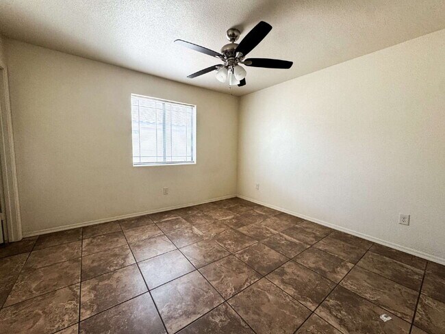 Building Photo - "Cozy 3-Bedroom, 2-Bathroom Home in San Luis!"