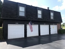 Building Photo - 1450 Inverrary Ln