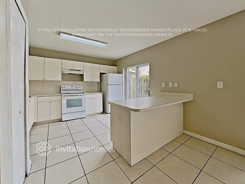 Building Photo - 5886 SW 162nd Path
