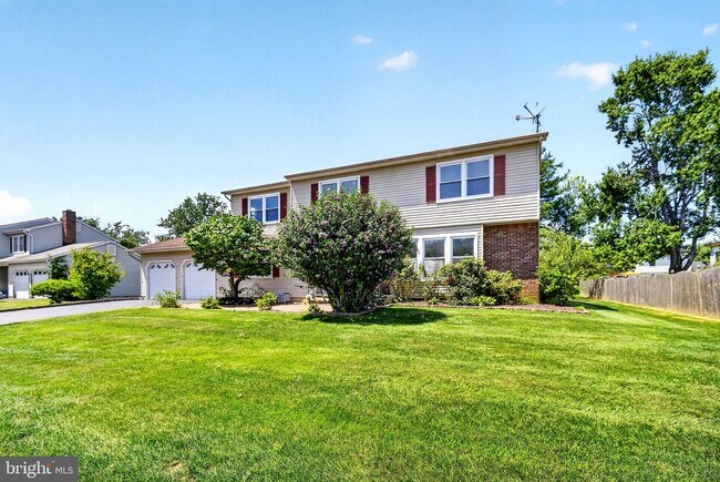 Building Photo - 12 Mershon Ln