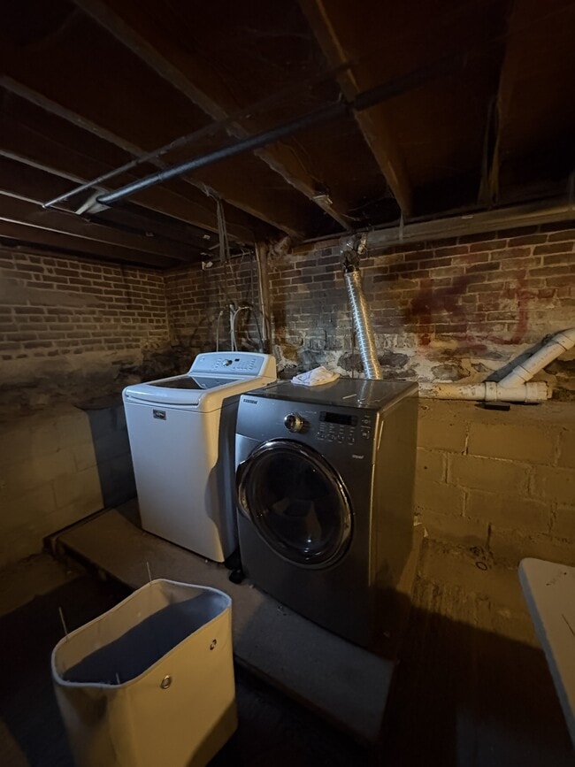 Building Photo - 204 Belchertown Rd