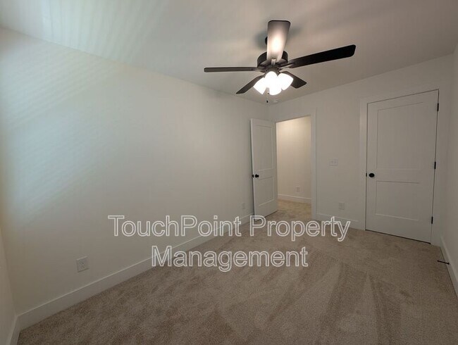 Building Photo - 1415 Arden Ave