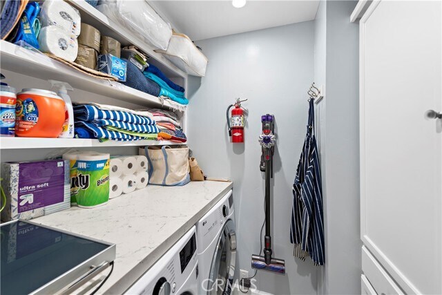 Building Photo - 1016 Catalina St