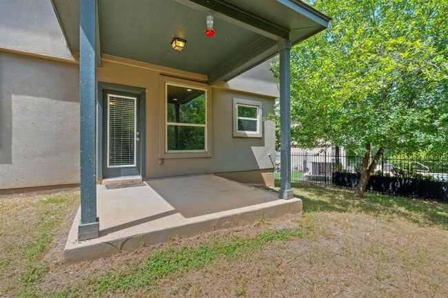 Building Photo - 307 Parkside Dr
