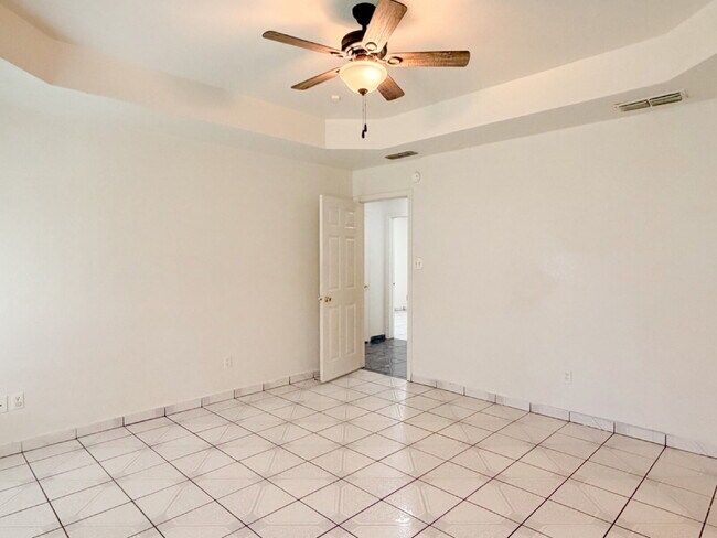 Building Photo - 3 Bedroom, 2 Bath Home in Cleburne, TX!