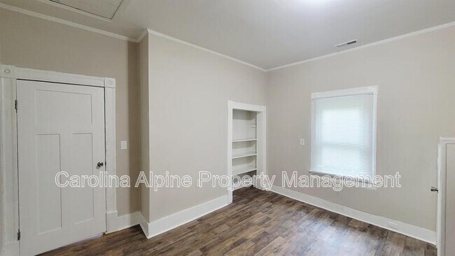 Building Photo - 1230 Tank Ct
