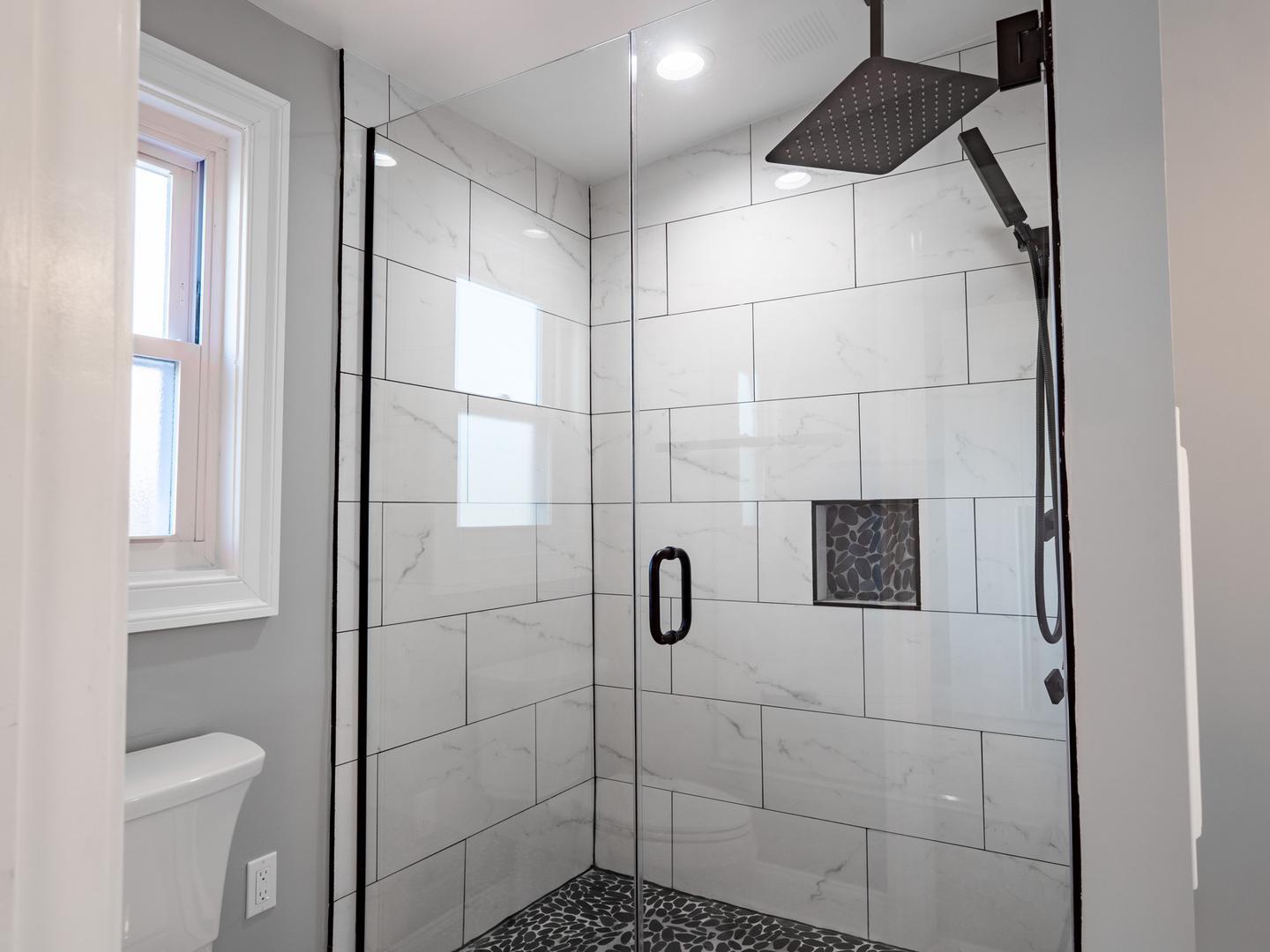 Building Photo - Elegant Petworth townhouse near Rock Creek...