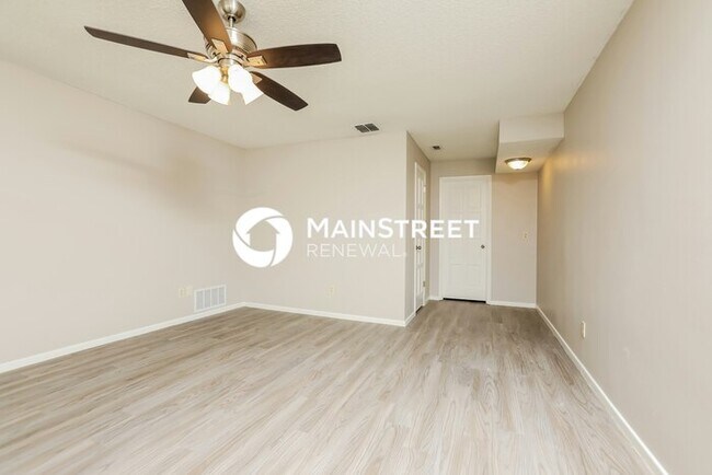 Building Photo - 4 Bedroom Pet-Friendly Home in Longwood, FL with Main Street Renewal