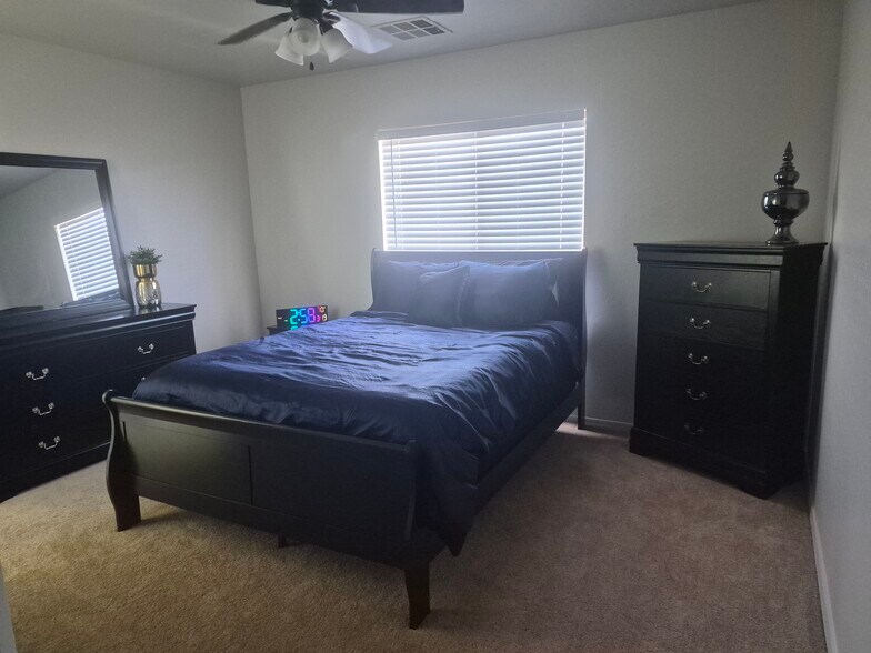 Building Photo - 3061 E Mineral Park Rd