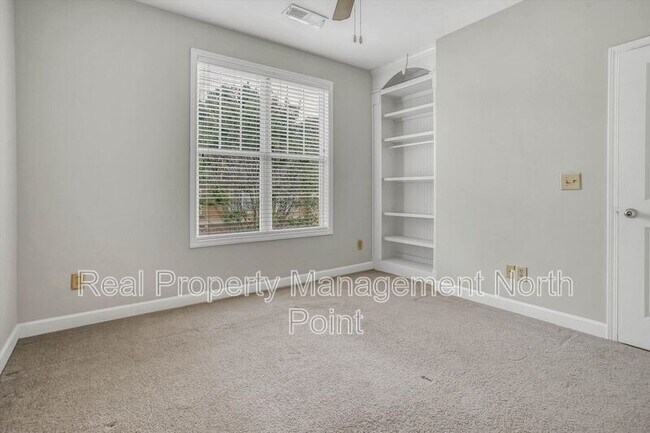 Building Photo - 3026 Eltham Pl
