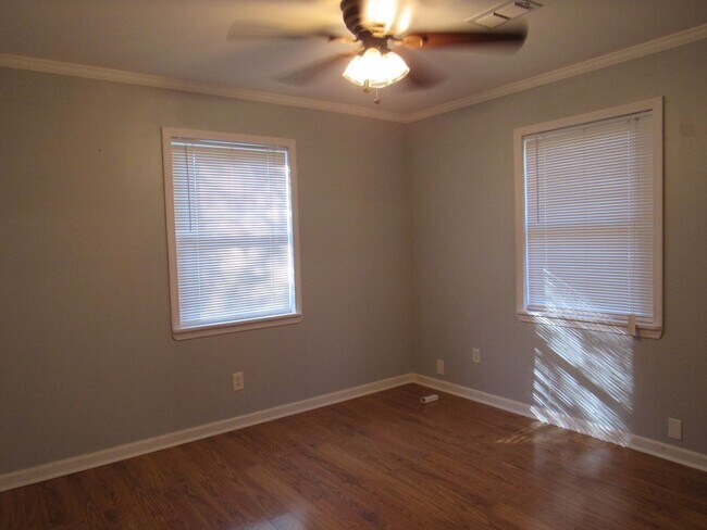 Building Photo - Contact Peggy 501 676 1758