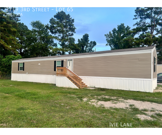 Building Photo - 2719 3rd St