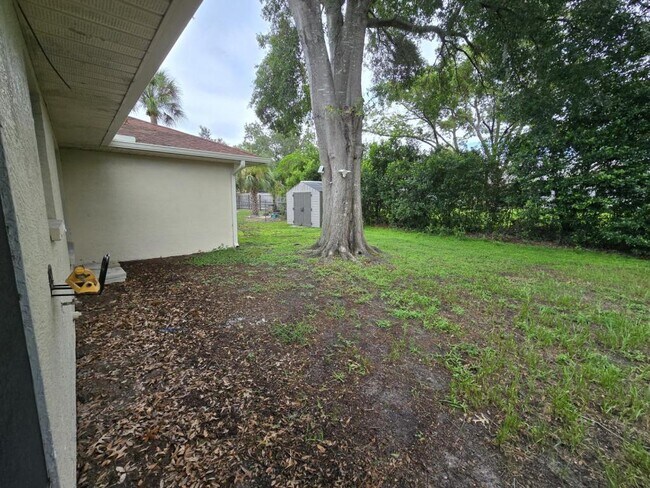 Building Photo - 1420 Mariner Blvd