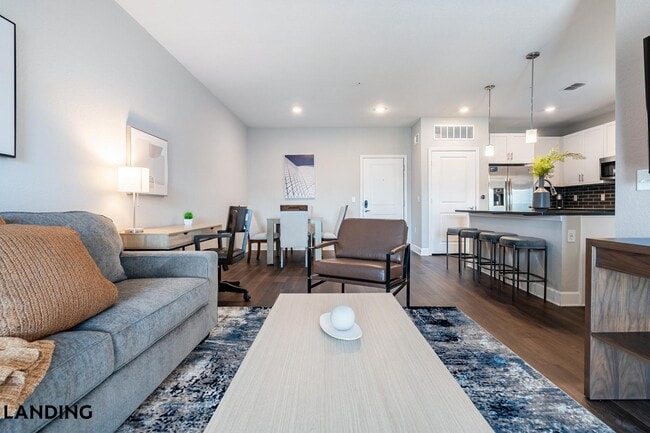 Building Photo - 918 Aventine Dr