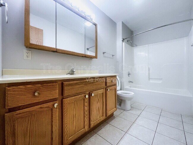 Building Photo - 1441 Adams St