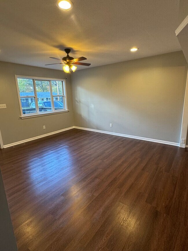 Building Photo - 3519 E Fruitwood Ln