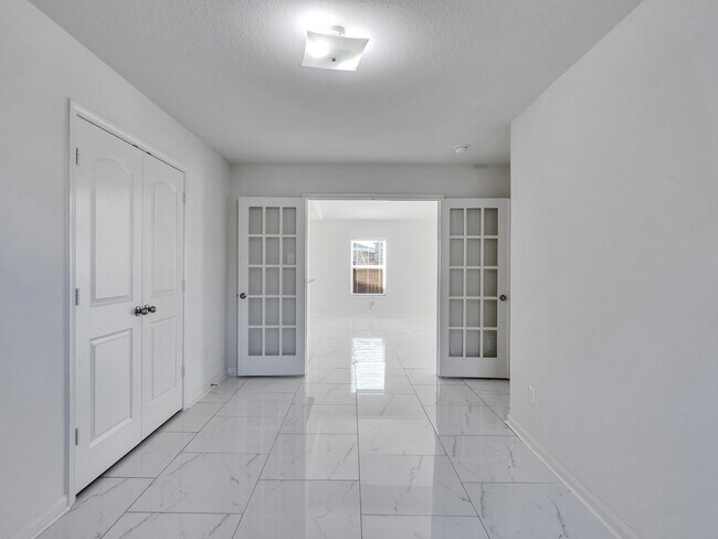 Building Photo - 22419 Iron Mill Dr