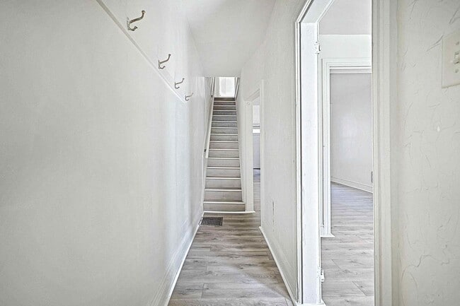Building Photo - Available Now - Spacious 4 Bedroom, 1.5 Ba...