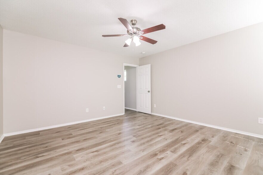 Building Photo - 3168 Varcroft Rd