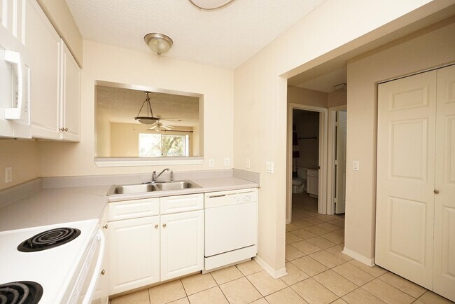 Building Photo - 4274 Calinda Ln