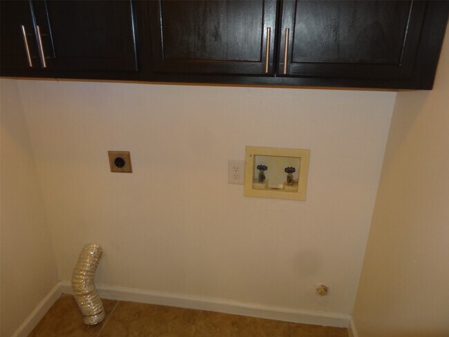 Building Photo - 1606 Quail Run