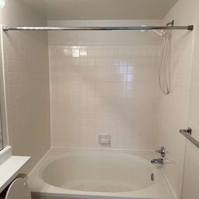 Building Photo - Lovely 2-Bedroom Condo with Modern Comfort...