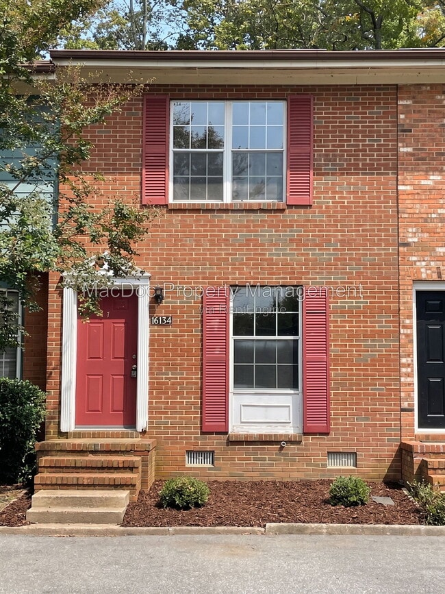 Building Photo - 16134 Clarence Ct