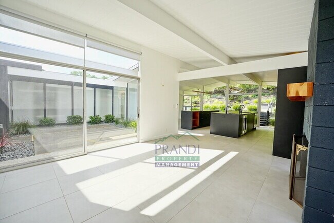 Building Photo - 18 Anchorage Ct