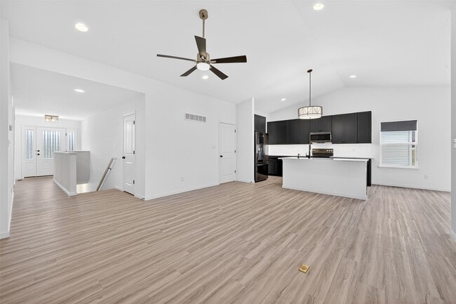 Building Photo - 203 Homestretch Ln