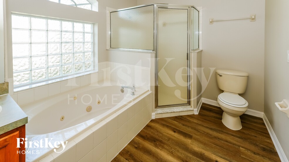 Building Photo - 2411 Dumas Dr