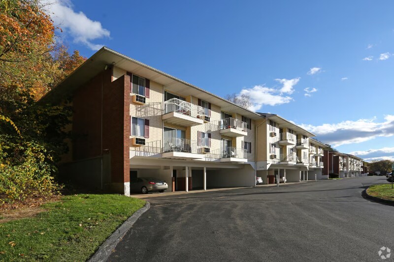 Building Photo - 271 Main St