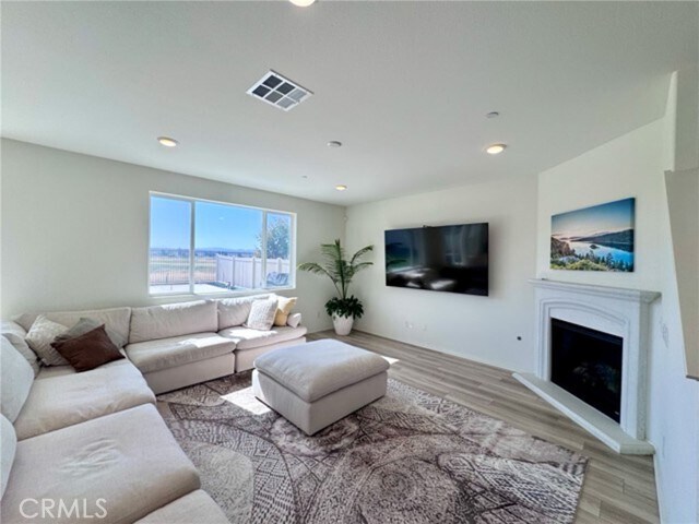 Building Photo - 36224 Owens Dr