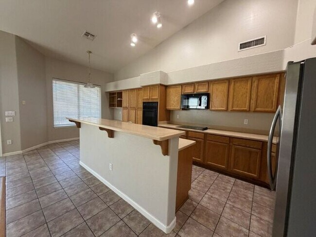 Building Photo - 3130 E Brookwood Ct