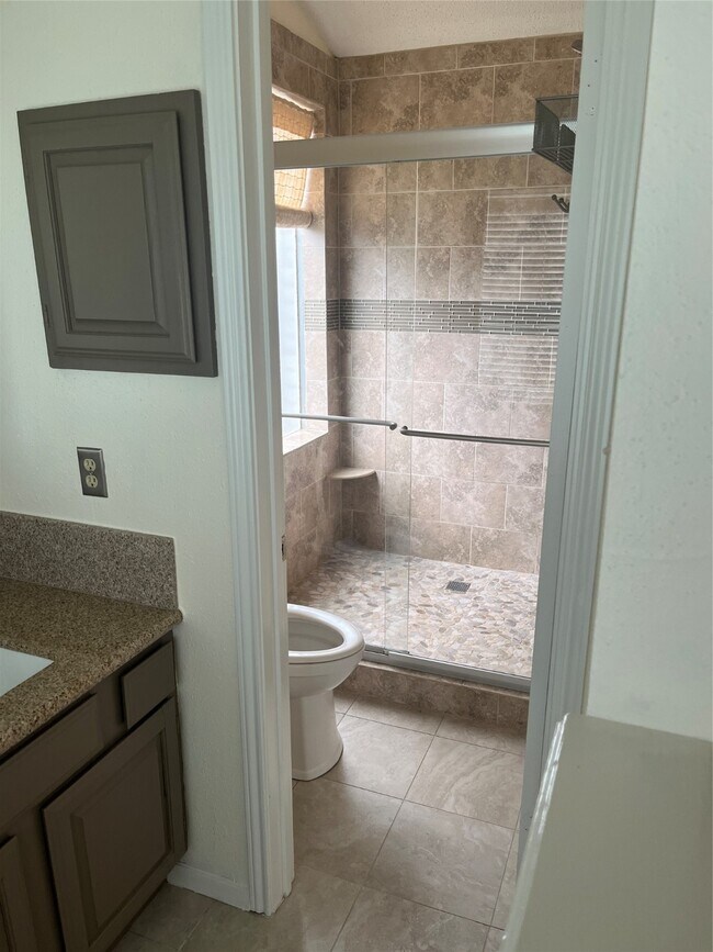 Building Photo - 4250 Bridledon Ln