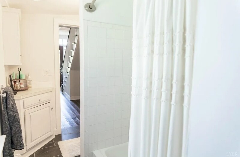 Building Photo - 614 Norwood St