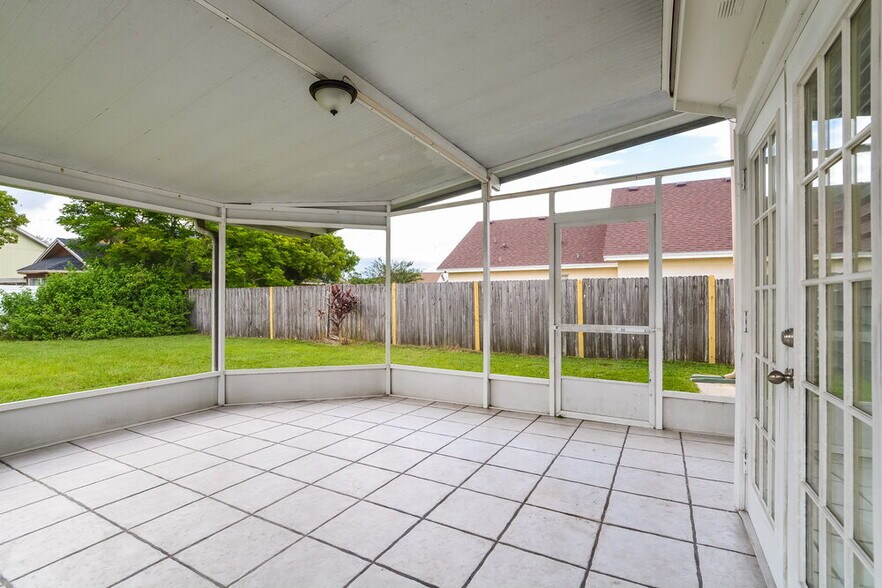 Building Photo - 1212 Abberton Dr