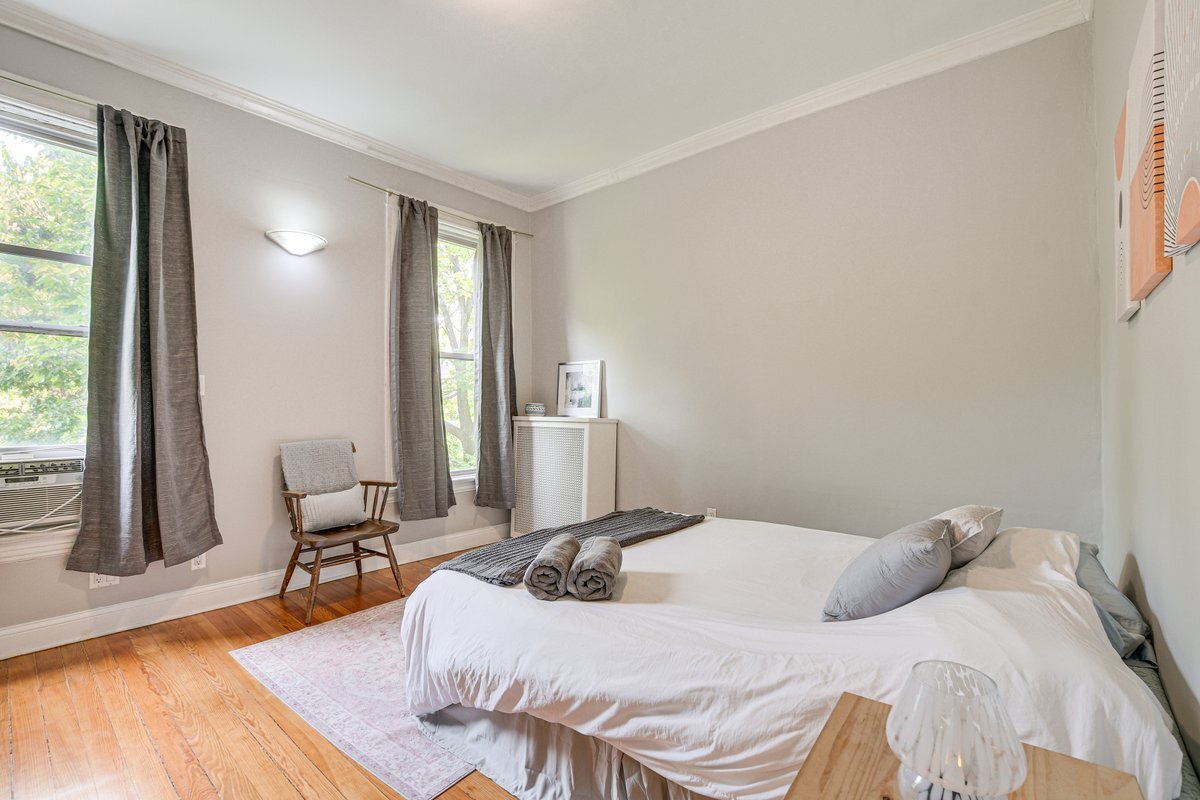 Building Photo - 5429 S Blackstone Ave