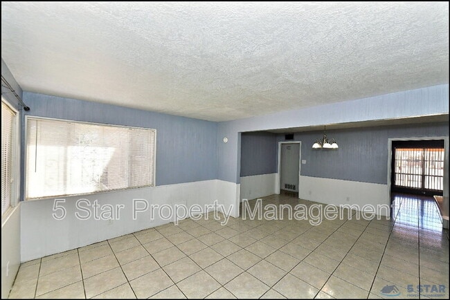 Building Photo - 5613 Creston Ave